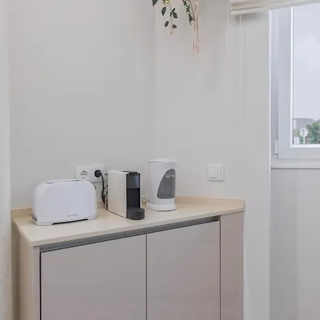 Modern 2br With Patio And Ac Lägenhet Lisboa