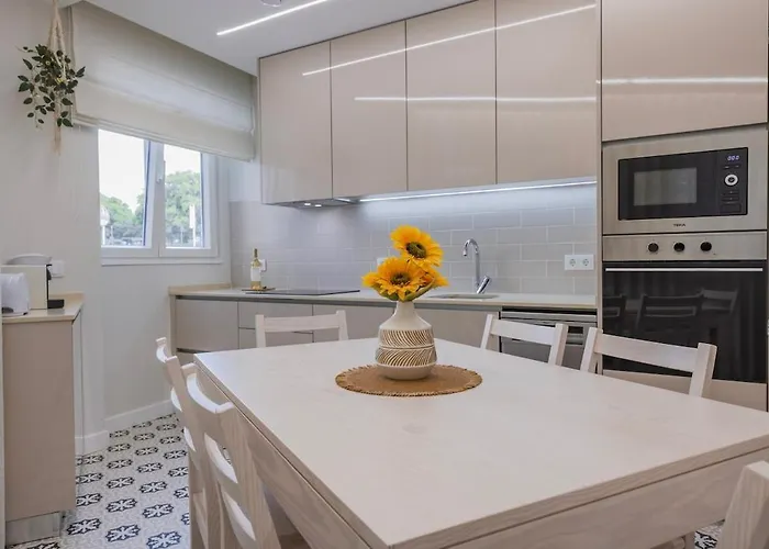 Modern 2br With Patio & Ac - 0e Lisboa