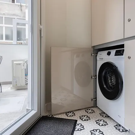 Modern 2br With Patio And Ac * Lisboa