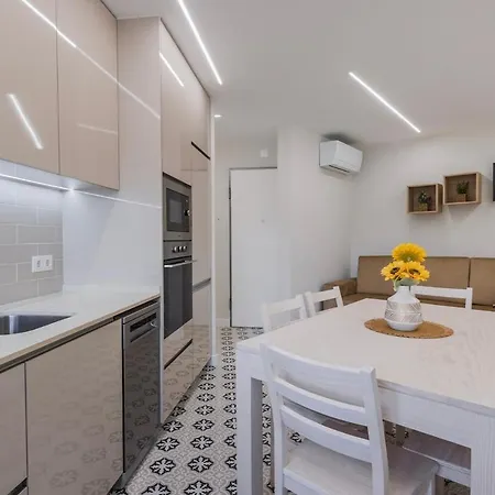 Modern 2br With Patio And Ac * Lisboa