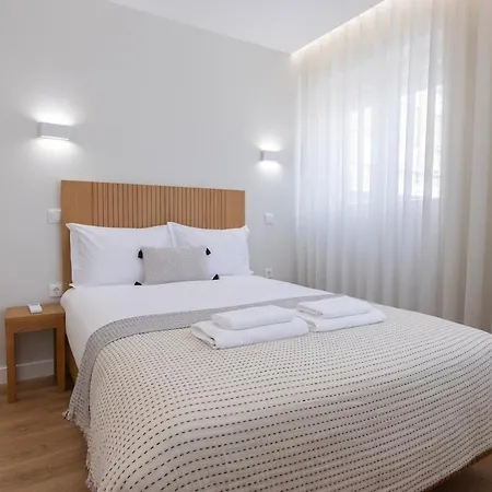 Modern 2br With Patio And Ac Lisboa