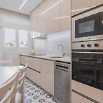 Modern 2br With Patio & Ac - 0e *