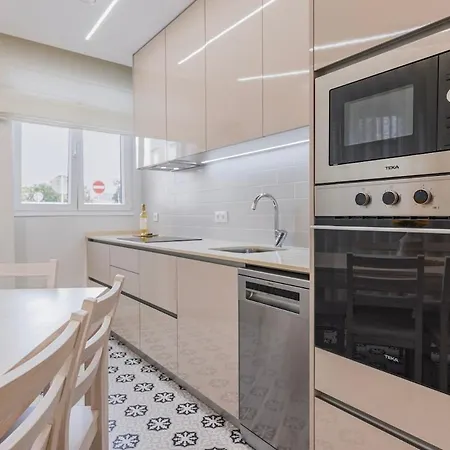 Modern 2br With Patio And Ac *