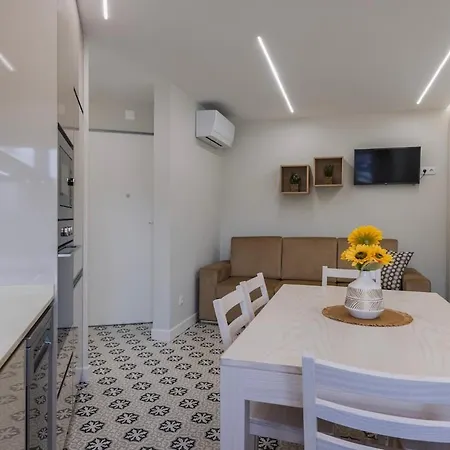 아파트 Modern 2br With Patio And Ac *