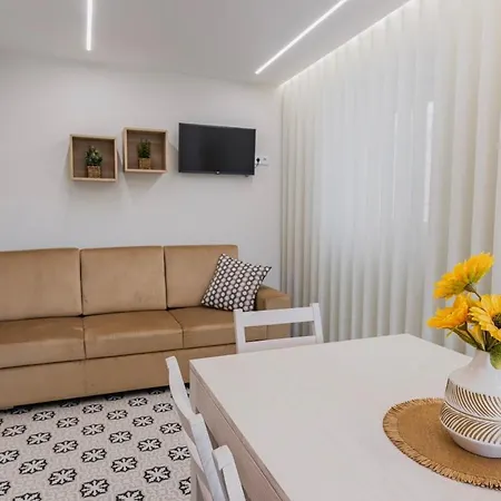 Modern 2br With Patio And Ac 리스본