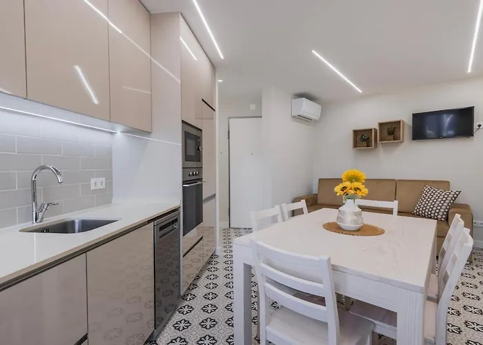 Modern 2br With Patio & Ac - 0e * Lisboa