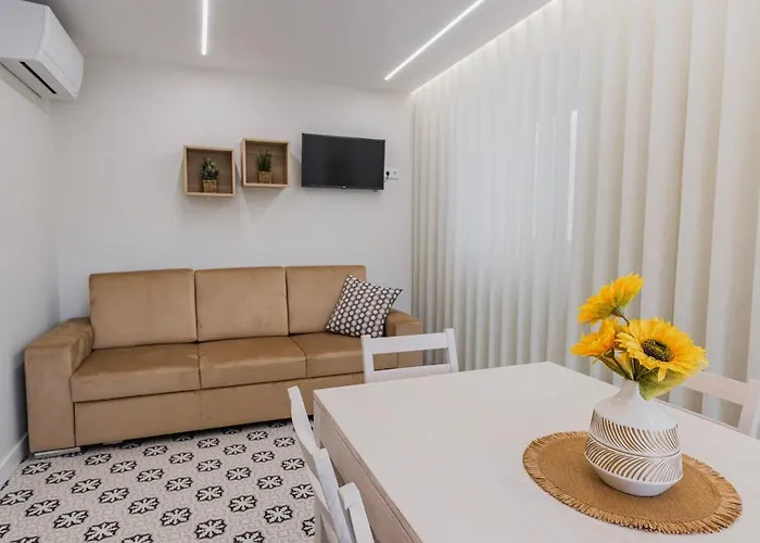 Modern 2br With Patio & Ac - 0e Lisboa