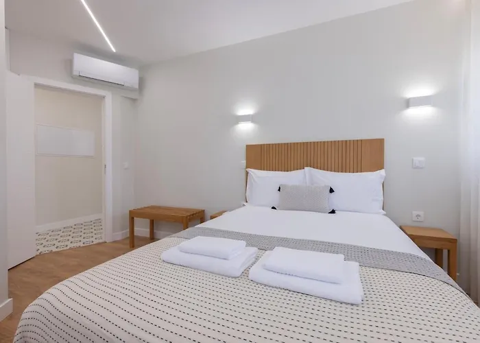 Modern 2br With Patio & Ac - 0e *
