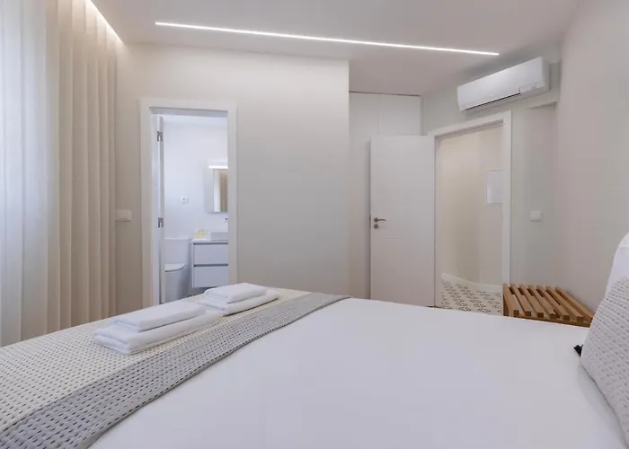 شقة Modern 2br With Patio & Ac - 0e *