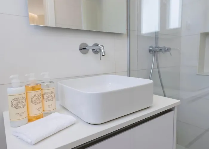 Modern 2br With Patio & Ac - 0e Lisboa
